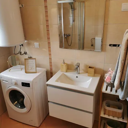 아파트 Modern And Bright With Balcony And Sea View 파자나