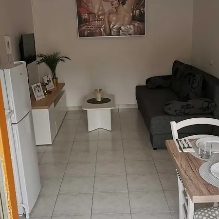 아파트 Modern And Bright With Balcony And Sea View